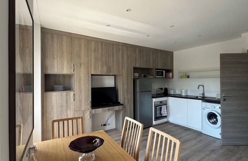 Mandelieu-la-Napoule Beach Apartment | 14484 T2 Air-conditioned in a residence close to beaches and shops