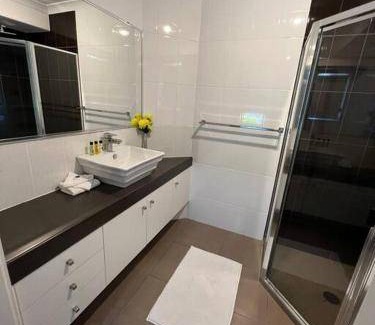 Bundaberg South Apartment | 145 m² Apartment ∙ 3 bedrooms ∙ 6 guests