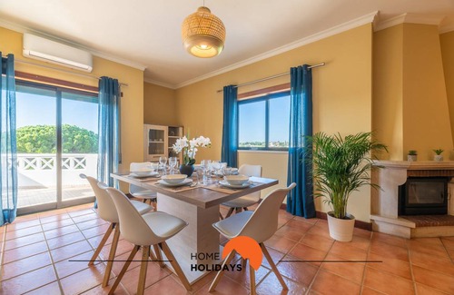 Olhos D'Agua Apartment | 145 m² Apartment ∙ 3 bedrooms ∙ 8 guests