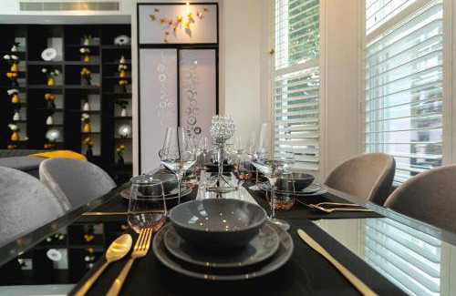 Redcliffe Apartment | 145 m² Apartment ∙ 3 bedrooms ∙ 10 guests