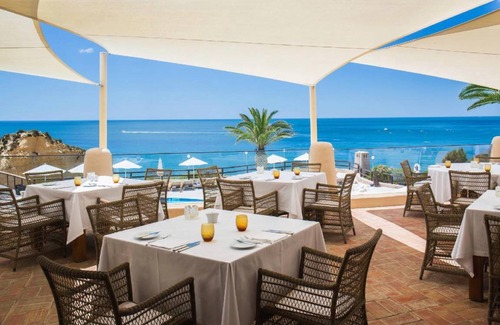 Alporchinhos Hotel | 145 m² Hotel ∙ 2 bedrooms ∙ 127 guests