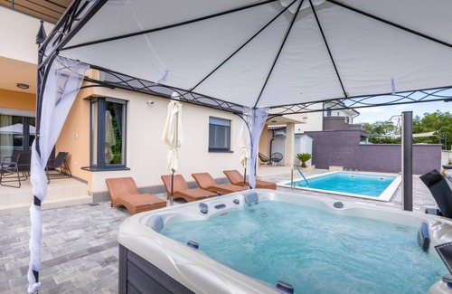 Stinjan House | 145 m² House ∙ 3 bedrooms ∙ 8 guests