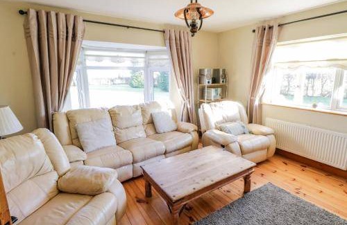 Crosswell House | 145 m² House ∙ 4 bedrooms ∙ 9 guests