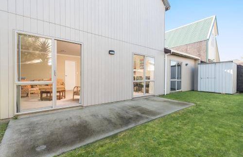 Papamoa Beach House | 145 m² House ∙ 4 bedrooms ∙ 8 guests