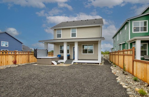 Ocean Shores Cottage | 146 m² Cabin ∙ 3 bedrooms ∙ 7 guests