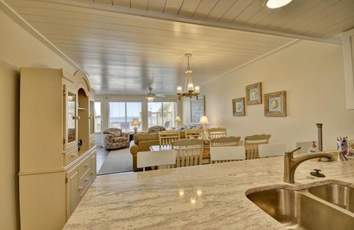 Sunnyside Villa | 146 The Shores