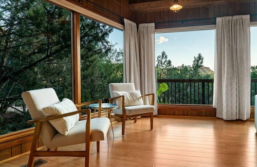 Sedona House | 146A Lake Drive · Stunning Views, Fireplace, Two Private Suites