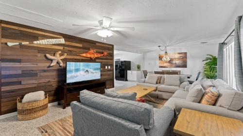 Cocoa Beach House | 147 E Pasco