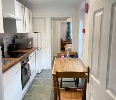 Bromley South House | 147 knapp road house