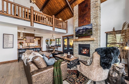Estes Park Cabin | 147 m² Cabin ∙ 2 bedrooms ∙ 6 guests