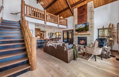 Estes Park Cabin | 147 m² Cabin ∙ 2 bedrooms ∙ 6 guests
