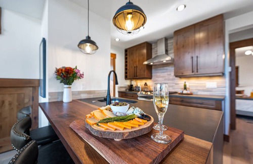 Estes Park Cabin | 147 m² Cabin ∙ 2 bedrooms ∙ 6 guests