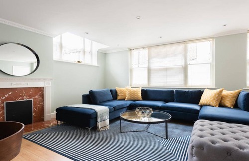 Royal Borough of Kensington and Chelsea House | 147 m² House ∙ 6 bedrooms ∙ 12 guests