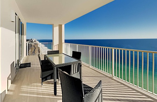 Panama City Beach Condo | 149 m² Condo ∙ 4 bedrooms ∙ 8 guests