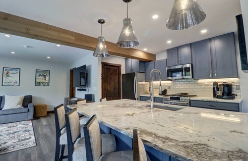 East Village at Copper Condo | 149 m² Condo ∙ 3 bedrooms ∙ 10 guests