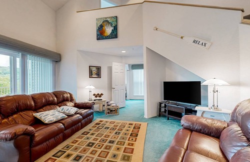Kimberling City Condo | 149 m² Condo ∙ 3 bedrooms ∙ 10 guests