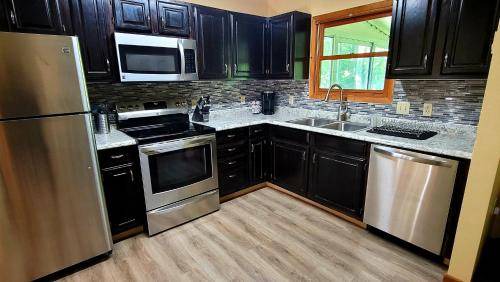 Pocono Mountain Lake House | 149 m² House ∙ 3 bedrooms ∙ 8 guests