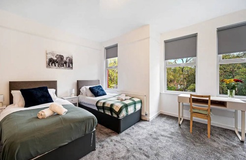 Old Trafford House | 149 m² House ∙ 4 bedrooms ∙ 8 guests