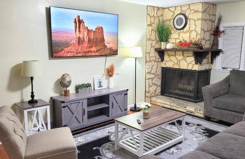 Cheektowaga House | 149 m² House ∙ 4 bedrooms ∙ 12 guests