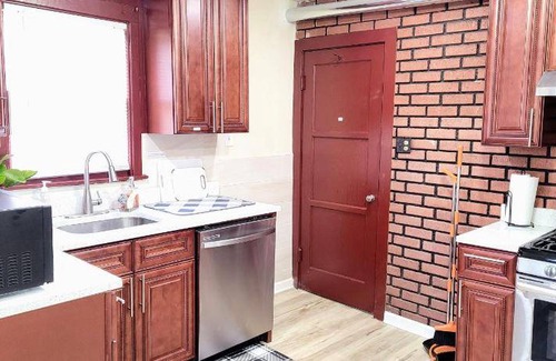 Cheektowaga House | 149 m² House ∙ 4 bedrooms ∙ 12 guests