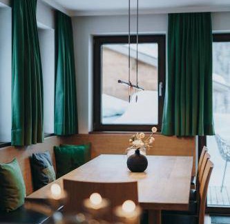 Zug Apartment | 149 m² Serviced apartment ∙ 3 bedrooms ∙ 6 guests