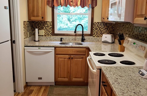 Ludlow House | 149 Upper Crossroad Unit B