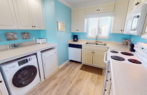 Tybee Island Condo | 14C Lighthouse Point - Water Views - 3 Pools - Tennis Courts
