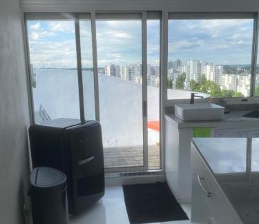 Quartier du Palais Apartment | 14eme et der étage "Arty" avec 2 chambres et vue panoramique !