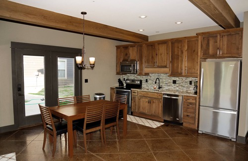 Indian Point House | #15 - 7 Bedroom (Antlers Resort)