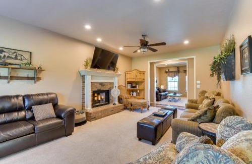 Sperry House | 15-Acre Retreat near Dtwn Tulsa and Skiatook Lake