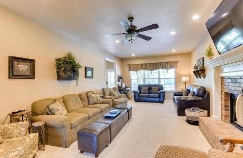 Sperry House | 15-Acre Retreat near Dtwn Tulsa and Skiatook Lake