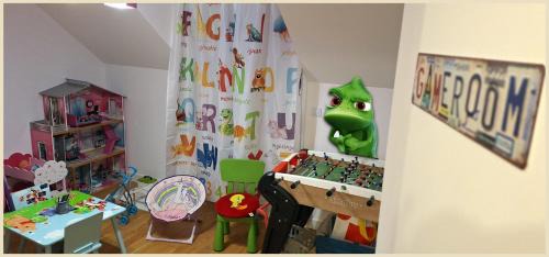 Voulangis House | 15' de Disney maison à thème avec SALLE DE JEUX privée 6 couchages 2 wc