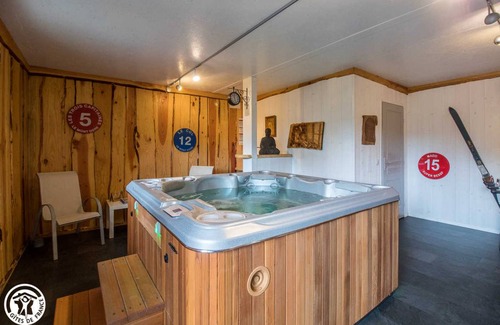 Besse-en-Chandesse House | 154 m² Gîte ∙ 4 bedrooms ∙ 9 guests