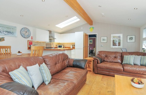 Dobwalls Cottage | 15 HORIZON VIEW, pet friendly, luxury holiday cottage in Dobwalls