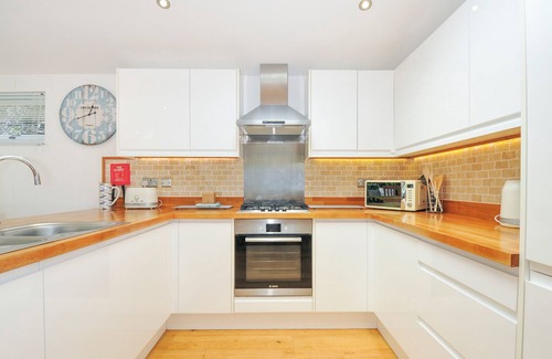 Dobwalls Cottage | 15 HORIZON VIEW, pet friendly, luxury holiday cottage in Dobwalls