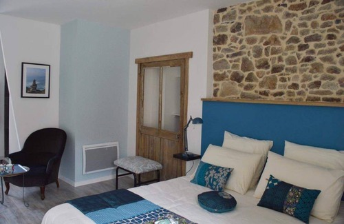 Sains Bed & Breakfast | 15 kms from Mont Saint Michel Hortensia room for 2 people