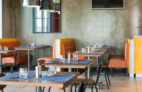 Colombier-Saugnieu Hotel | 15 m² Hotel ∙ 10 guests