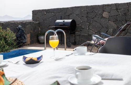 Costa Teguise Villa | 15 m² Villa ∙ 3 bedrooms ∙ 6 guests