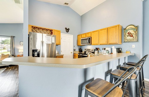 Tivoli Manor House | 15 Mi to Disney: Home w/Pool & Lanai in Davenport