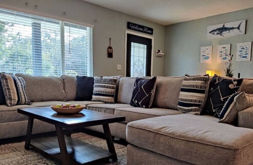 Palmetto House | 15 min Bradenton beach, new remodel sleeps 8