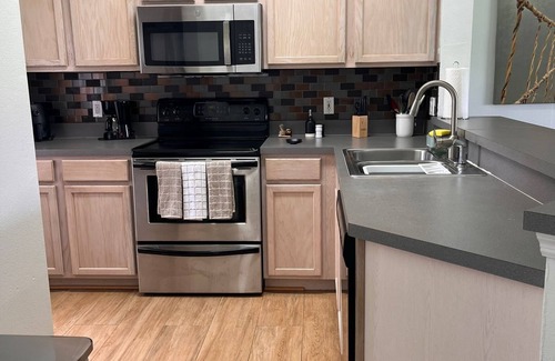 Indian Point House | 15 minutes away from Disney parks and major attractions.
