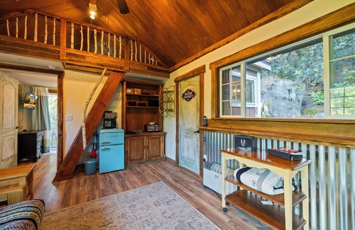 Forest Meadows House | 15 minutes from Murphys, Bocce Ball, Hot Tub, Pool Table, Sleeps 12