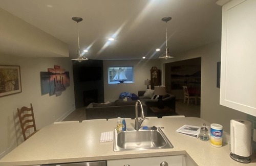 Saugatuck Apartment | 15 MINUTES WALK TO DOWNTOWN SAUGATUCK MI LOCATED ON QUIET DEADEND STREET APARTME