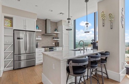 Downtown Asheville Condo | 15% OFF - Blue Ridge Escape | 10th floor Luxury Condo in Downtown, Panoramic Mountain View
