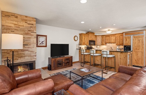 Snowmass Village Condo | 15% Off for Fall Savings! Stay 3 Nights Now thru Nov 19