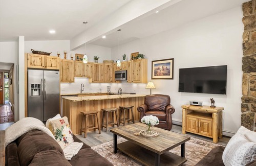 Snowmass Village Condo | 15% Off for Fall Savings! Stay 3 Nights Now thru Nov 19