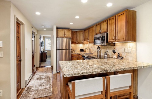Snowmass Village Condo | 15% Off for Fall Savings! Stay 3 Nights Now thru Nov 19
