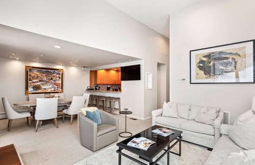 Aspen Condo | 15% Off for Fall Savings! Stay 3 Nights Now thru Nov 19