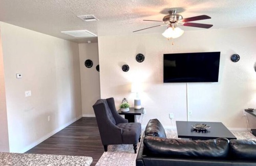 San Antonio House | 15% OFF Lux 3BD Home, Gym Close to Malls 6 Flags - NW SA