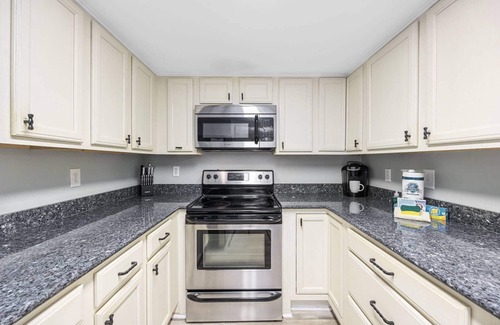 Surfside Beach Condo | *15% Off New Bookings for Stays through 2025*